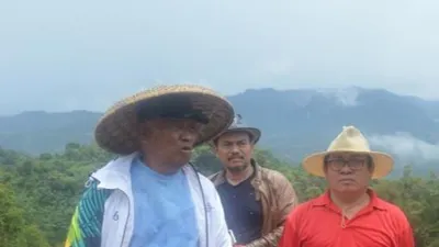Ketum SMSI Pusat, Firdaus (kanan) bersama Wakil Ketua Dewan Penasehat, Taufiqurahman Ruki. (Dok. SMSI Pusat)