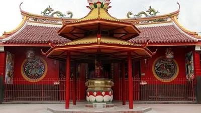 Klenteng Kim Tek Le