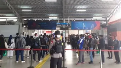 Kondisi Stasiun Bogor di hari pertama PSBB Transisi Jakarta, Senin (12/10/2020). (Suara.com/Andi Ahmad)