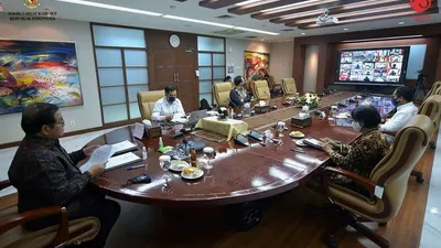 Rapat terbatas  melalui konferensi video yang dipimpin oleh Presiden Jokowi/Twitter @setkabgoid