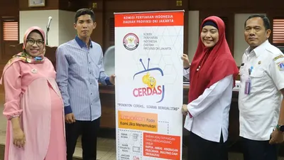 Wakil Ketua KPID Jakarta, Rizky Wahyuni;  Komisioner Bidang Isi Siaran, Arif Faturahman dan Asisten Pemerintahan Kota Jakarta Barat, Yunus Burhan/KPID Jakarta