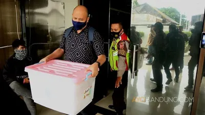 KPK menggeledah Gedung DPRD Jabar selama 8 jam. (dok Ayobandung)