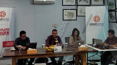 Politikus PSI Rian Ernest memeberikan keterangan di Kantor Populi Center/Ayojakarta.com-Dhika Alam Noor
