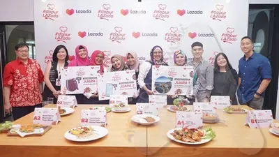 Dari kiri: GM Sales & Marketing Maxim Indonesia Edwin Siswanto, Category Director General Merchandise Lazada Indonesia Evelyn Yonathan, para pemenang Dapur Lazada, Chef Martin Praja, Chef Nunu, dan Chef Yuda Bustara/Ayojakarta.com