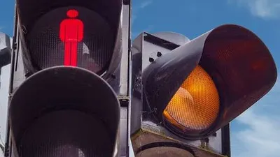Ilustrasi lampu merah (Pixabay)