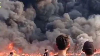 Lapak Bijih Plastik Terbakar Diduga Akibat Bakar Sampah