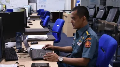 Laporan kenaikan pangkat lima Perwira Menengah (Pamen) Bakamla RI  berlangsung dengan cara video conference . istimewa