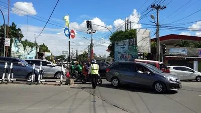 Kondisi lalu lintas di perbatasan Kota dan Kabupaten Bekasi, Bekasi Utara. (Ayobekasi.net/Firda Puri Agustine)