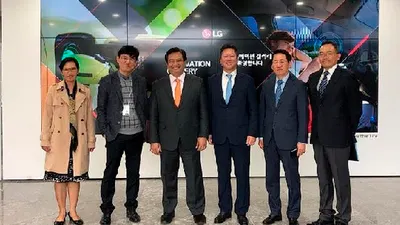 Dubes RI Seoul, Umar Hadi, bertemu dengan CEO/Chairman perusahaan ternama Korea LG International, Mr. Yoon Chun-sung (ketiga dari kanan), dan CEO LG Science Park, Mr. Ahn Seung-kwon  (KBRI Seoul)