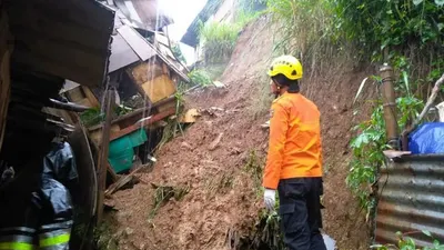 Longsor Timbun 2 Rumah Warga di Kota Bogor, 1 Korban Tewas