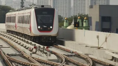 Ilustrasi Light Rapid Transit (LRT), Jakarta, Rabu (29/8). [Suara.com/Muhaimin A Untung]