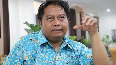 Pakar ekonomi Universitas Sebelas Maret (UNS) Surakarta, Lukman Hakim PhD (dok Humas UNS)