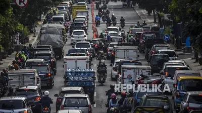 ilustrasi macet di jalur puncak. ABDAN SYAKURA/REPUBLIKA