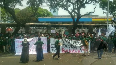 Ratusan Mahasiswa Kumpul di Depan TVRI, Janji Aksi Damai di DPR
