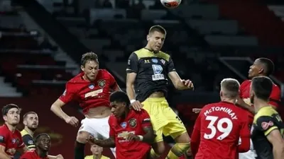 Manchester United harus puas ditahan imbang 2-2 oleh tamunya Southampton. (Foto: AFP/Clive Brunskill)