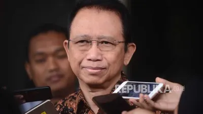 Marzuki Alie (tengah) Foto: Republika/Iman Firmansyah