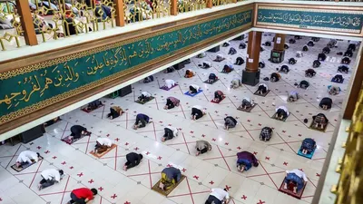 Ilustrasi ibadah salat di masjid (Kompas.com/Garry Lotulungu)