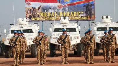 Suasana pemberian penghargaan medal parade dari PBB kepada 850 prajurit TNI di Kongo. (dok Papen Satgas TNI Konga XXXIX-/RDB Monusco)