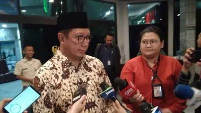 Menteri Agama, Lukman Hakim Syaifuddin usai menjenguk Menko Polhukam Wiranto di RSPAD/Ayojakarta.com