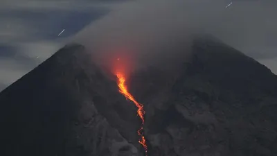 Lava pijar Gunung Merapi/Antara