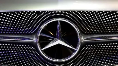 Mercedes-Benz recall 600 riubu unit mobil di Tiongkok karena masalah kebocoran bensin. (Shutterstock)