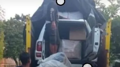 Mobil diangkut ke bak truk, akal-akalan mudik? (Twitter-nurjamanjeje)