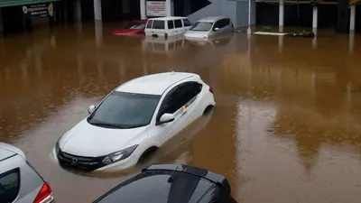 Jasa Derek di Bekasi Kewalahan Banjir Order, 20 Mobil Per Hari
