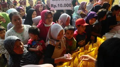 Pangan Murah Pemprov DKI di RPTRA Keuangan Diserbu Warga