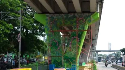 Kolong Jalan Layang Pesing, Daan Mogot dipercantik dengan pembuatan mural (barat.jakarta.go.id)