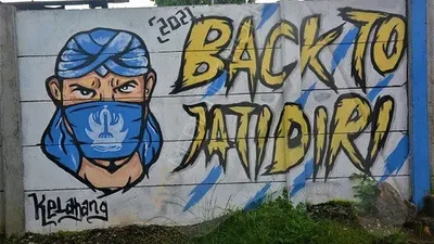 Salah satu mural bertuliskan Back to Jatidiri yang berada di Ungaran, Kabupaten Semarang, Rabu (16/12/2020). Selain di Ungaran, beberap mural dan banner tersebar di Kota Semarang menggemakan #2021BaliJatidiri. (Ayojakarta/Budi Cahyono)