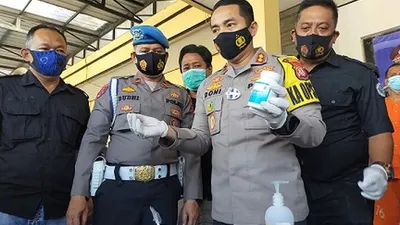 Kapolresta Tasikmalaya AKBP Doni Hermawan saat rilis kasus pengungkapan narkoba di Mapolresta Tasikmalaya, Selasa (3/11/202). (Ayotasik.com/Heru Rukanda)