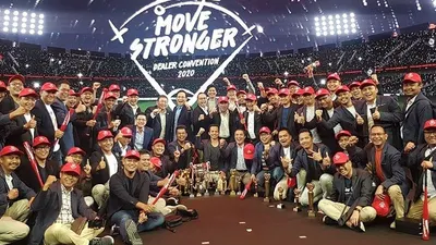 Direksi dan Manajemen Nasmoco berfoto bersama Presiden Director TAM Susumu Matsuda. (istimewa)