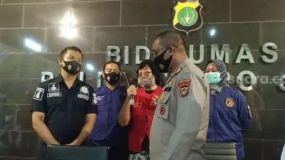 KS (67) salah satu tersangka kasus penghinaan dan pencemaran nama baik terhadap Basuki Tjahaja Purnama alias Ahok mengaku khilaf. (Suara.com/Yasir)