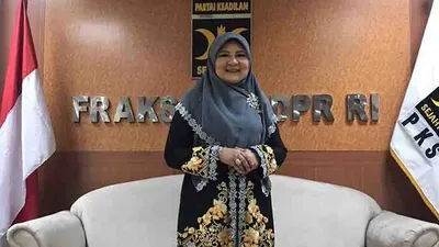 Anggota Komisi VI DPR, Nevi Zuairina