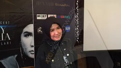 Nicky Astria saat Jumpa Pers di Jakarta Selatan, Jumat (9/8/2019). (Istihanah Soejoethi/Ayojakarta.com)