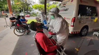 Atlet NPC Indonesia saat mengikuti swab test di KSPH, Kota Solo, Rabu (25/11/2020). (Ayojakarta.com/Budi Cahyono)