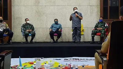Wali Kota Bandung Oded M. Danial saat simululasi PSBB di Balai Kota Bandung, Senin (20/4/2020). (Ayobandung.com/Nur Khansa)