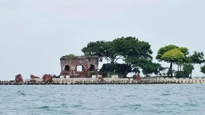 Pulau Onrust, salah satu anggota Gugusan Kepulauan Seribu/Kompas