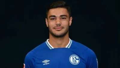 Pemain Schalke Ozan Kabak yang didatangkan ke Liverpool.  [Ina FASSBENDER / AFP]