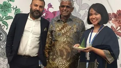 LV Vaidyanathan, Presiden Direktur P&G Home Products Indonesia (tengah) bersama jajaran direksi/Ayojakarta.com