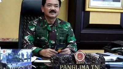 Panglima TNI Marsekal TNI Hadi Tjahjanto saat rapat kerja dengan jajaran TNI melalui video conference, Senin (4/5/2020) (Puspen TNI)