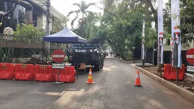 Suasana di depan kediaman Maaruf Amin/Merdeka.com