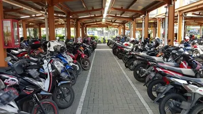 Ilustrasi-parkir motor/oto.com