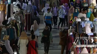 para pengunjung Pasar Tanah Abang, Jakarta Pusat