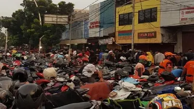 Viral foto dan video keramaian di Pasar Ikan Hias Jatinegara, Jakarta Timur  Foto: akun instagram @jktinfo
