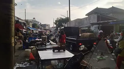 Suasana di Pasar Peterongan, Kamis (30/4/2020) pagi. (Afri Rismoko/Ayosemarang.com)