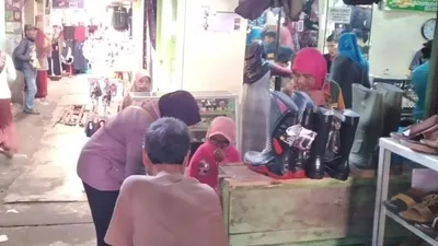 Pasar menjadi salah satu klaster penyebaran Covid-19. (Ayotasik/Irpan Wahab)