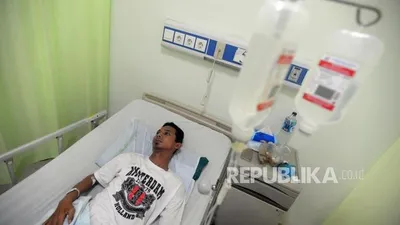 Pasien dirawat di RSUD Depok, Jawa Barat. Foto: Republika/Putra M. Akbar