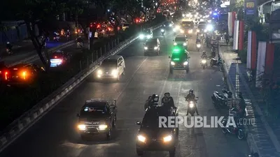 ilustrasi pembatasan aktivitas warga di Depok. Republika