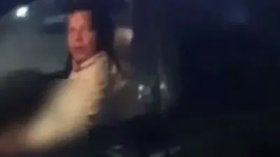 Wajah pria yang masturbasi sambil berkendara sempat terekam kamera ponsel milik warga. (Instagram @journalistcitizen19)